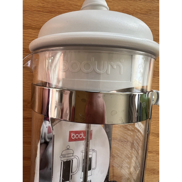 Bodum Caffettiera French Press 8 Cup Coffee Maker in White - 34 fl oz, New - Picture 3 of 6